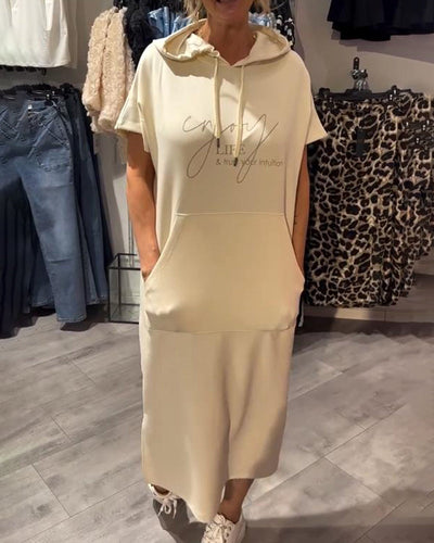Klara - Lässiges Kleid mit Kapuze und femininer Passform