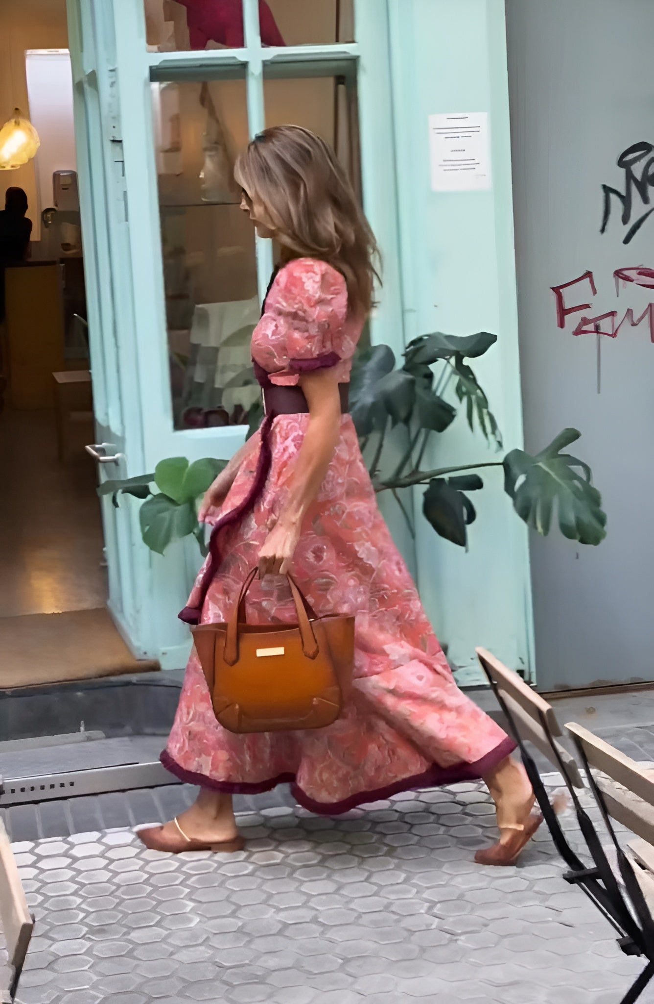 Nathalie - Elegantes Rosa Maxi-Kleid mit kurzen Ärmeln