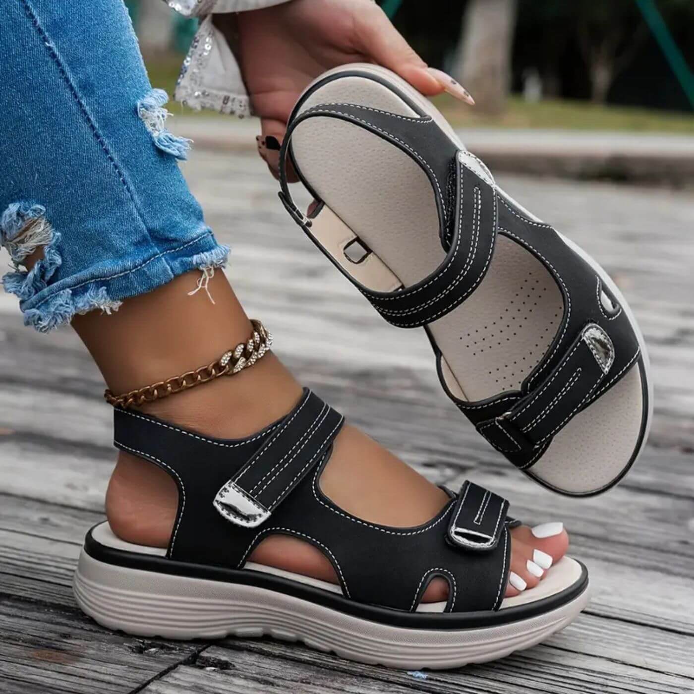 Rita - Bequeme Sandalen mit Keilabsatz und Riemchen