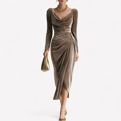 Elin - Figurschmeichelndes, plissiertes Samtkleid