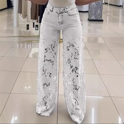 Leni - Moderne Jeans mit Spitzenaufnähern