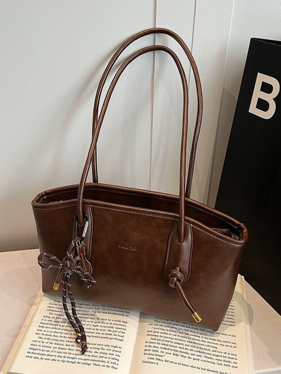 ISABELLA - Moderne Lederhandtasche mit goldenen Details